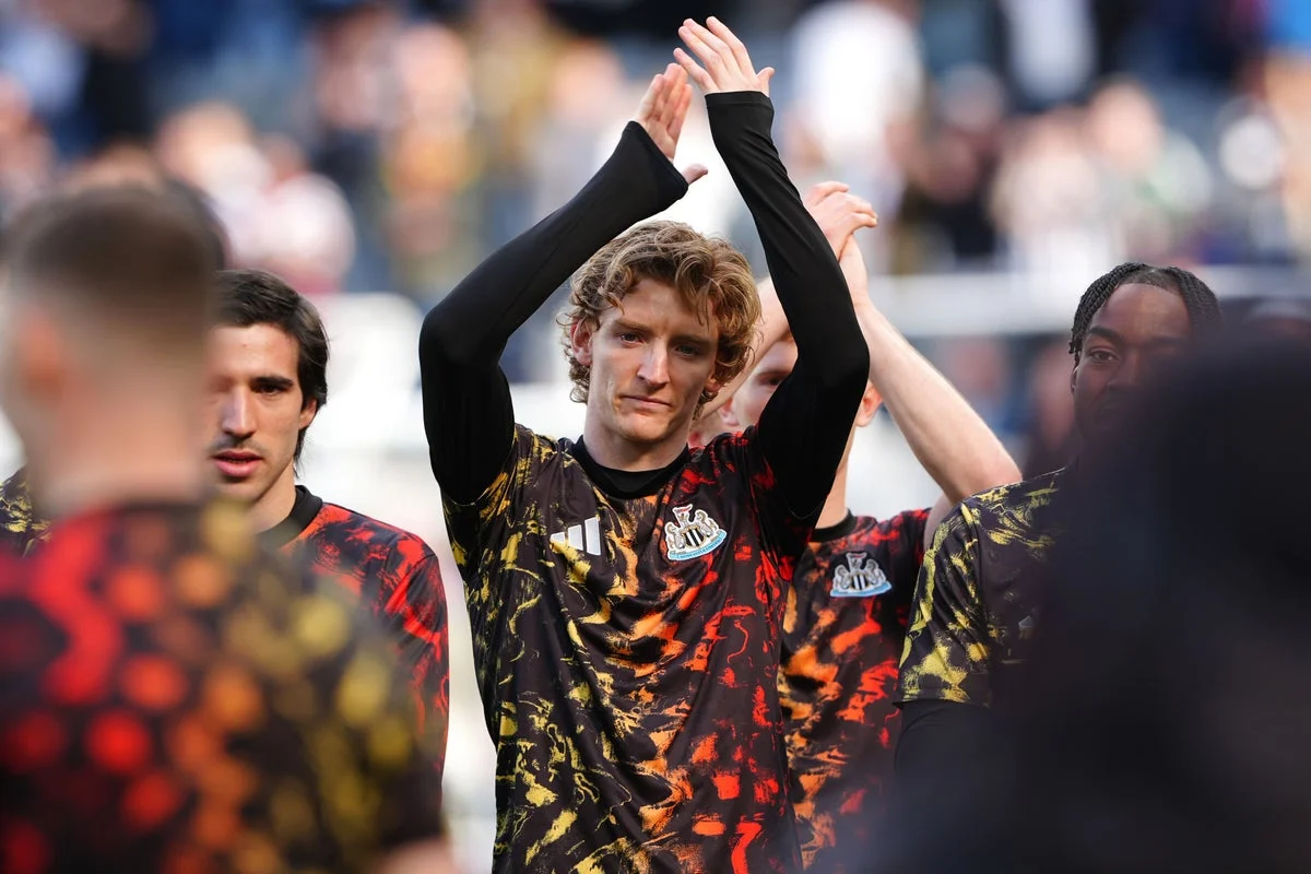 Barcelona Offers £70 Million for Newcastle Striker Anthony Gordon