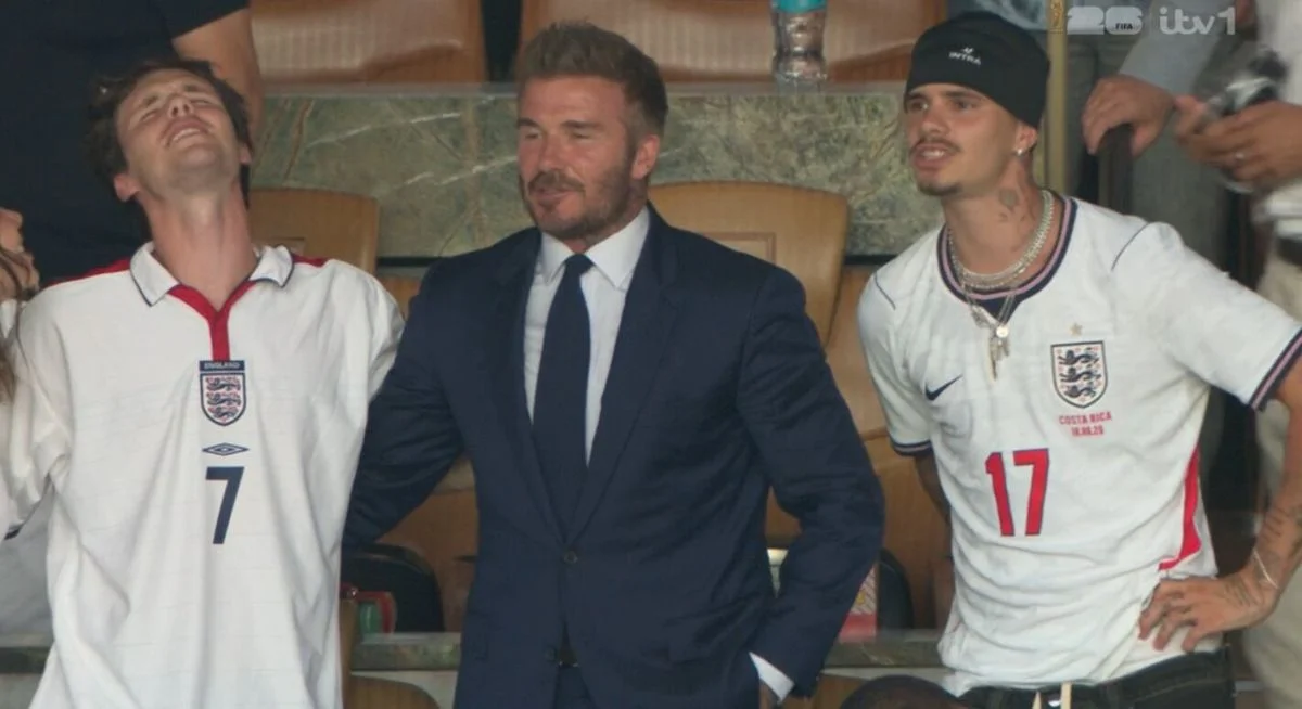 Romeo, Cruz and David Beckham belt out the 2026 World Cup England anthem